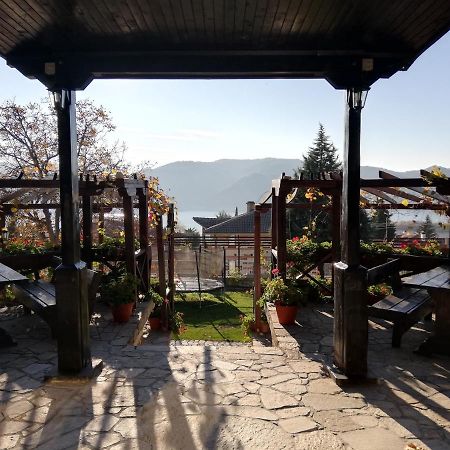 Trifon Zarezan Family Hotel Glavatarți Exterior foto