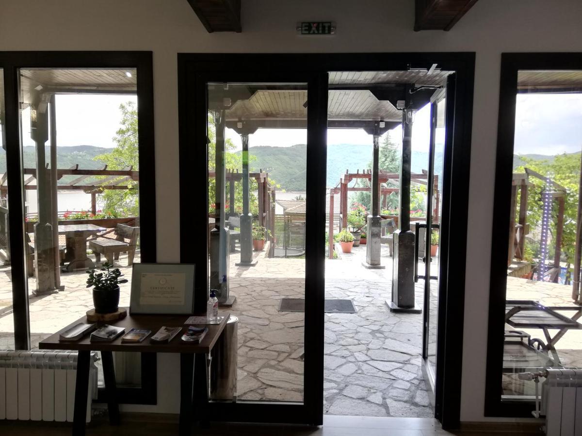Trifon Zarezan Family Hotel Glavatarți Exterior foto
