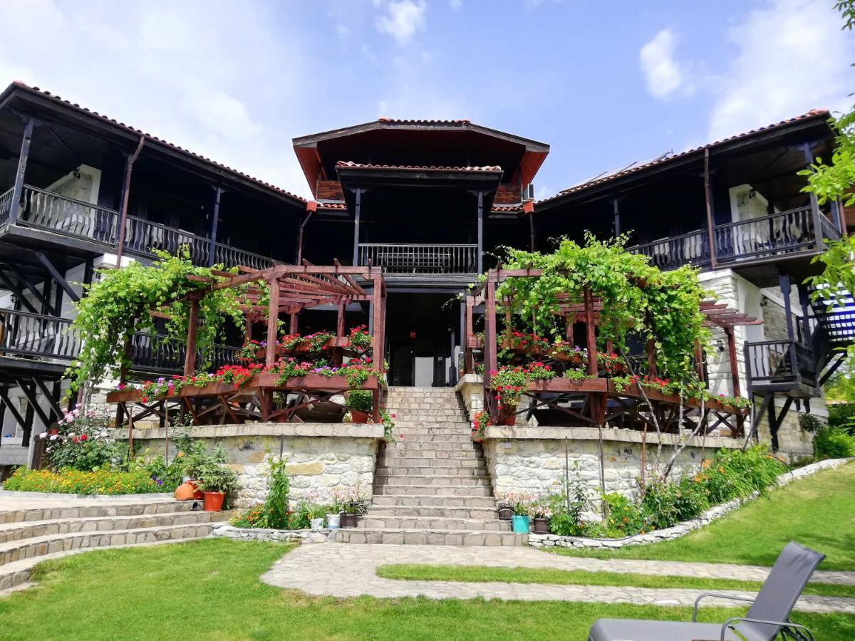 Trifon Zarezan Family Hotel Glavatarți Exterior foto