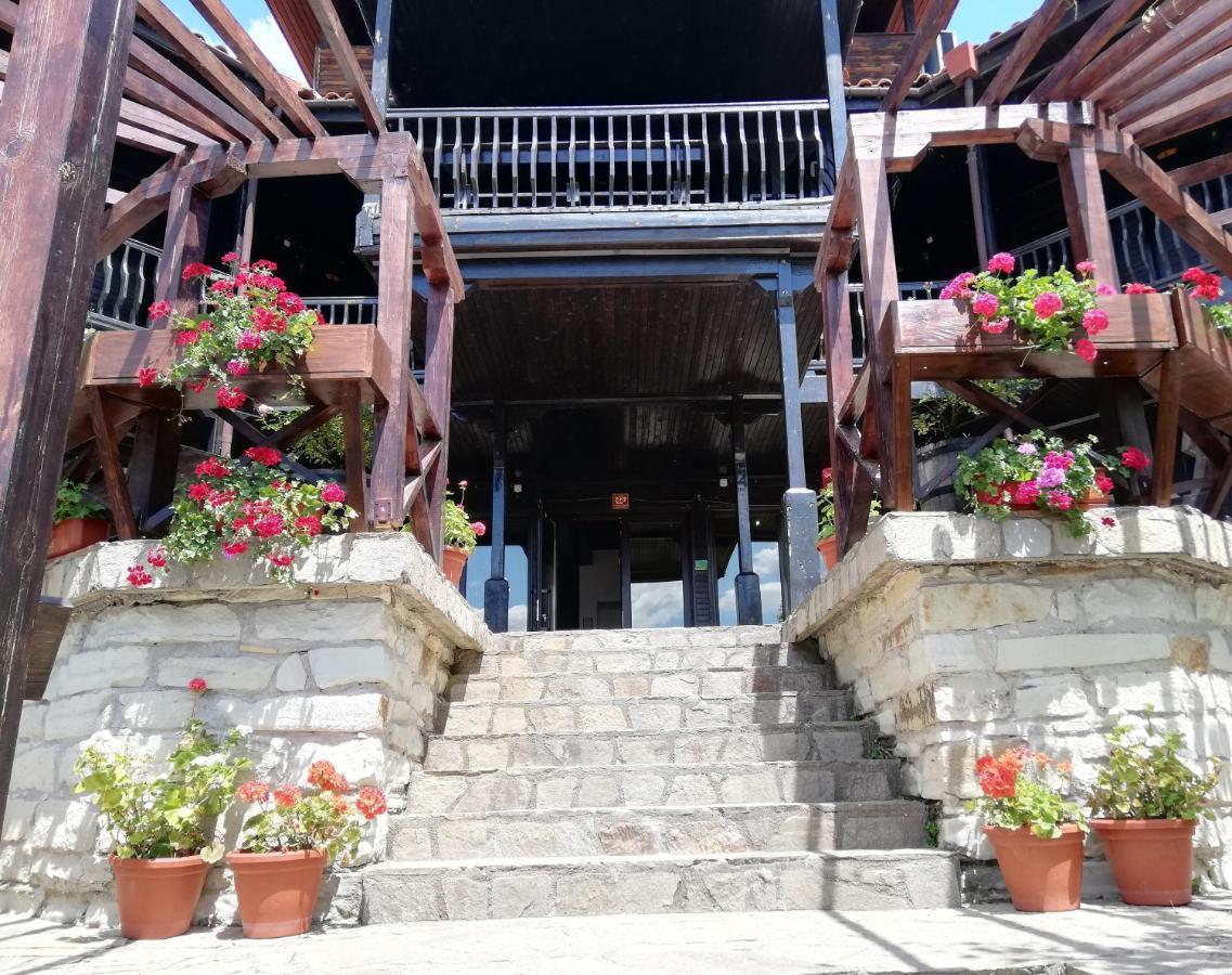 Trifon Zarezan Family Hotel Glavatarți Exterior foto