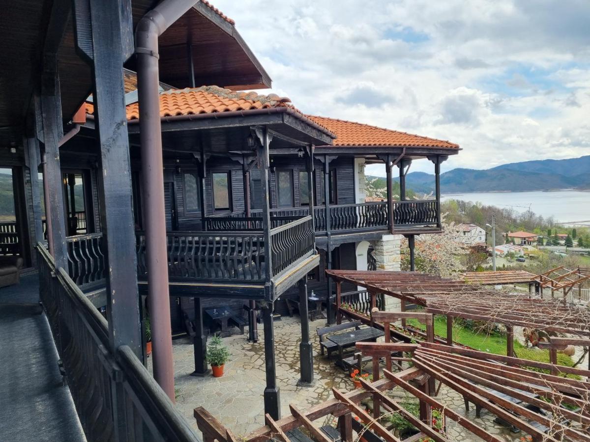 Trifon Zarezan Family Hotel Glavatarți Exterior foto