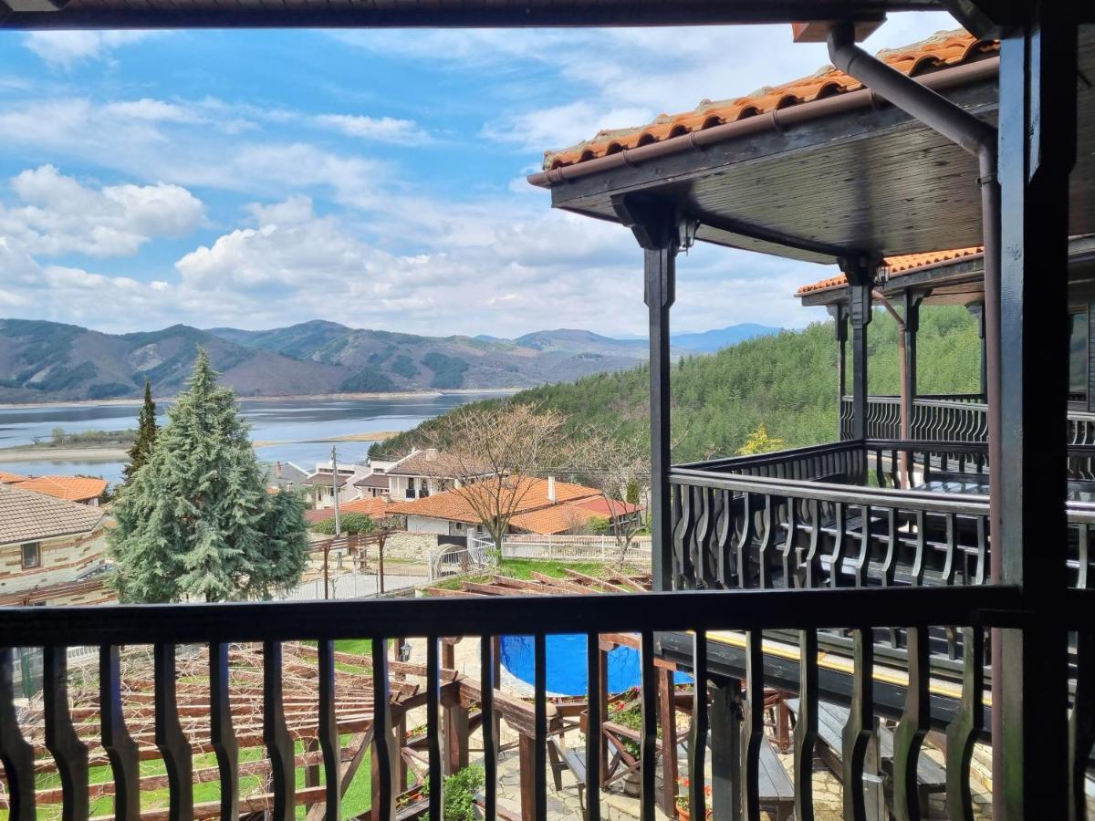 Trifon Zarezan Family Hotel Glavatarți Exterior foto