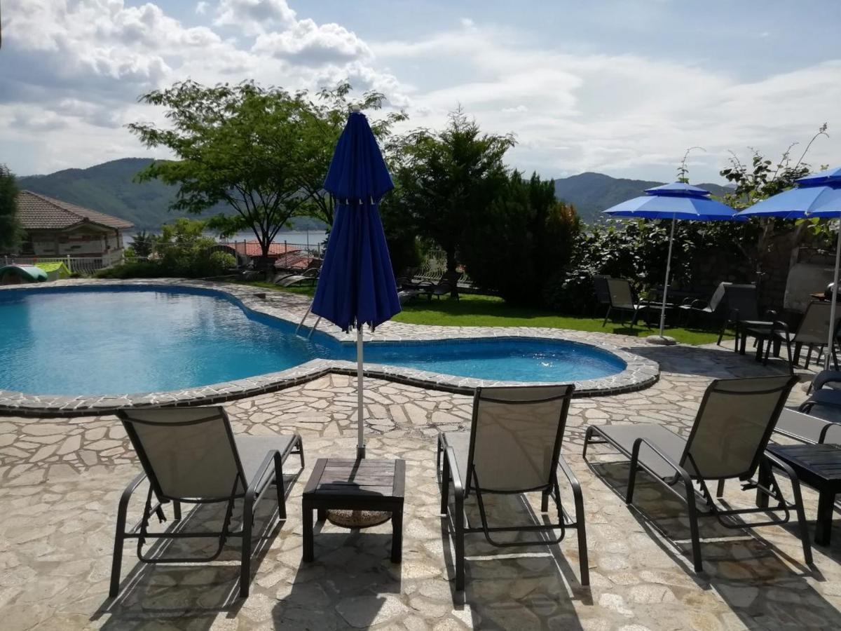 Trifon Zarezan Family Hotel Glavatarți Exterior foto